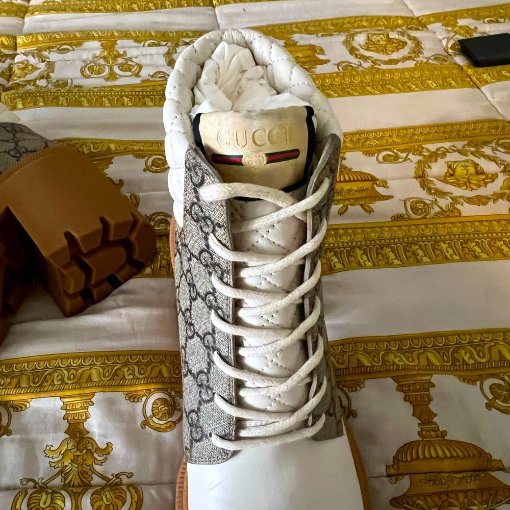 Gucci boots never worn size 40 1/2